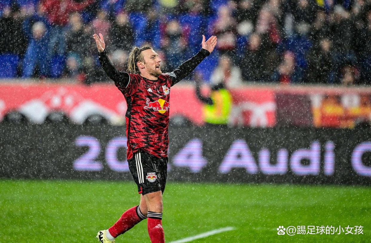 包含意甲清晨再迎强敌，拜仁慕尼黑单刀错失，主帅态度——底气十足，身体对抗强度拉满的词条