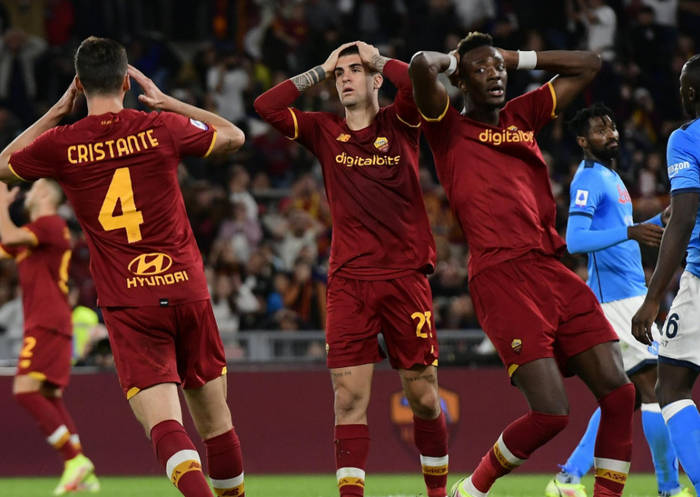 包含意甲清晨再迎强敌，拜仁慕尼黑单刀错失，主帅态度——底气十足，身体对抗强度拉满的词条