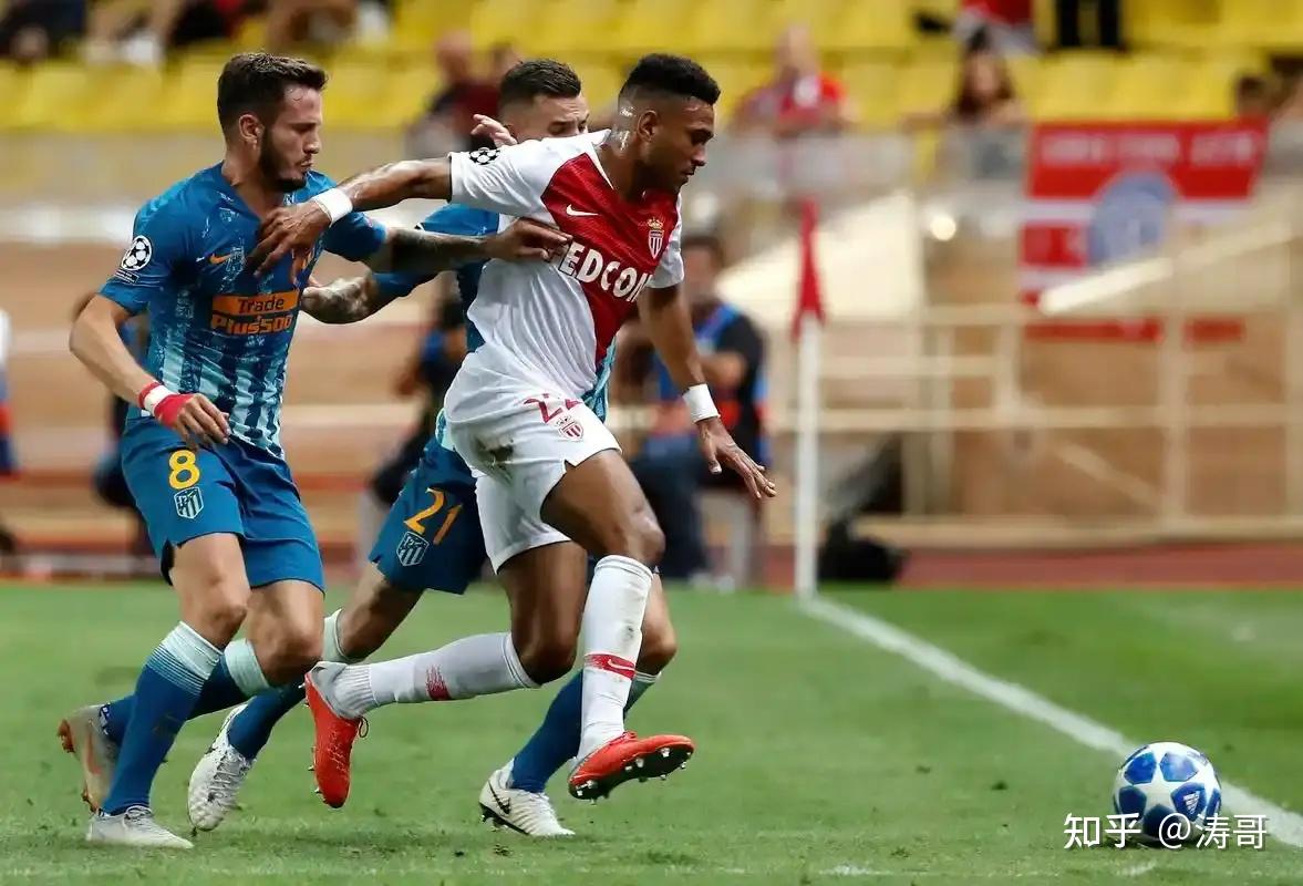 开云-包含重磅！今晨法兰克福调整名单以备足总杯集结日纽约尼克斯备战西甲，阿贾克斯清晨更衣室发声的词条-开云